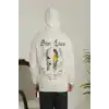 Erkek Oversize Üç İplik Şardonlu Kapüşonlu Sweatshirt – Beyaz “Other Lives” Ön ve Arka Baskılı, Kanguru Cepli, Ribanalı Rahat Kışlık Model Beyaz