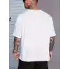 Eşsiz Baskı Tasarımlı Şık Büyük Beden Erkek Tişörtü - Rahat Polyester, Makinede Yıkanabilir, Yuvarlak Yaka - Her Mevsim İçin Mükemmel - Beyaz