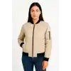 Kadın Bomber Mont Ceket – Fermuarlı, Kapitone İçi Astarlı, Su İtici Kumaş, Regular Fit, Yandan Cepli, Günlük Bahar & Kış Şık Rahat Stil - bej
