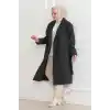 Kadın Kaşe Kaban – Uzun Boy 115 cm Kruvaze Yaka Kuşaklı Astarlı Kışlık Tesettür Kaban, Yünlü Dokuma Kaşmir Kumaş, Cepli Oversize Rahat Kalıp Şık Modern Kaban Mont Modeli (Günlük ve Özel Gün Kombinlerine Uygun) - Siyah