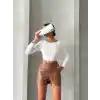 Parçalı cepli deri şort taba w26312