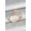 Pirinç Gold Renk Beyaz Mineli Pembe Zirkon Taşlı Çiçek Model Kadın Yüzük