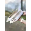 Popi Beyaz Cilt Zincirli Babet Ayakkabı