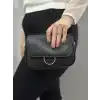 Siyah cilt mossi çanta