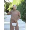 Taş düğmeli ikili triko takım vizon