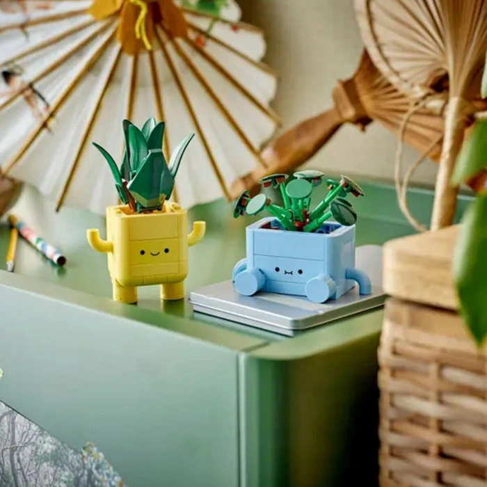 10349 Lego Botanicals Mutlu Bitkiler 217 parça +9 yaş