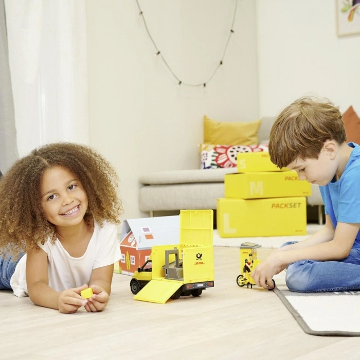 203747020 Dickie DHL Delivery Setfreewheel Delivery vehicle packaging statio