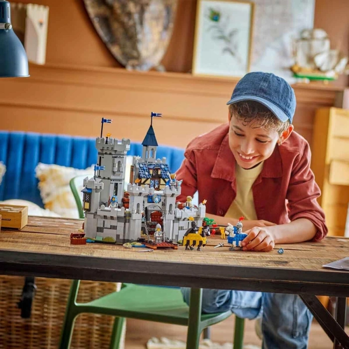 31168 Lego Creator 3in1 - Orta Çağ Atlı Şövalye Kalesi 1371 parça +9 yaş