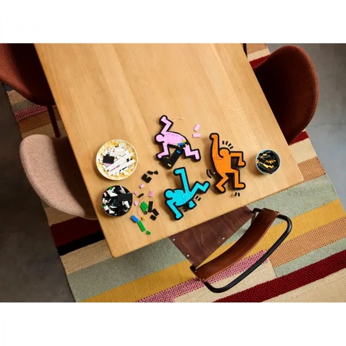 31216 Lego icons - Keith Haring – Dans Eden Figürler 1773 parça +18 yaş