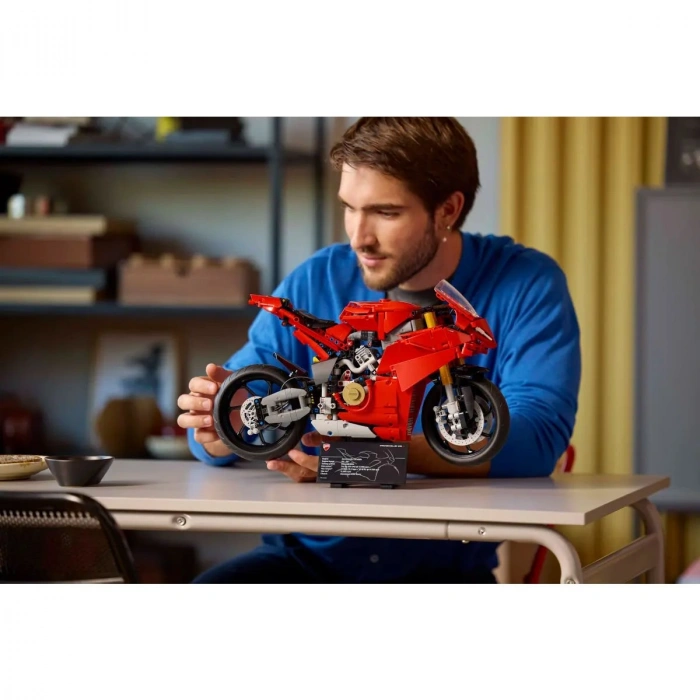42202 Lego Technic Ducati Panigale V4 S Motosiklet 1603 parça +18 yaş