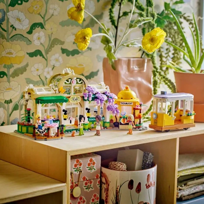 42671 Lego Friends Kafe ve Çiçekçi Dükkanı 1138 parça +9 yaş