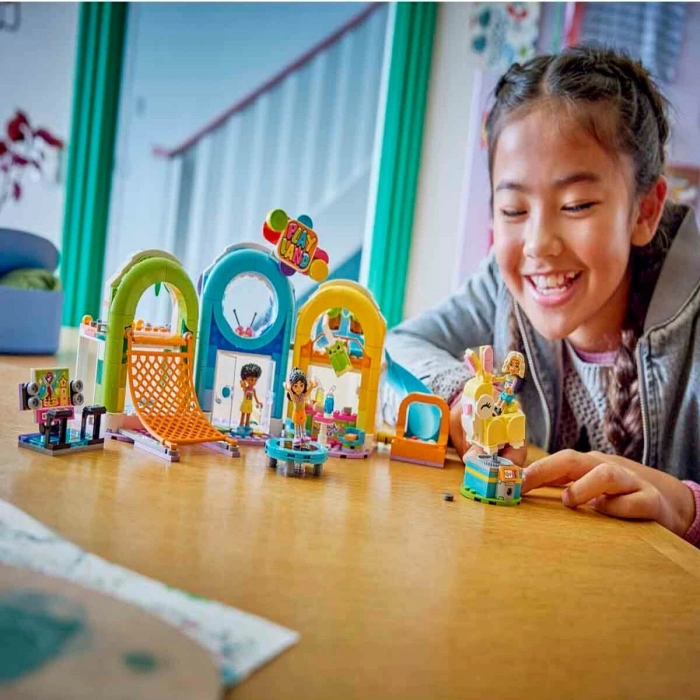 42686 Lego Friends Kapalı Eğlence Parkı  668 parça +7 yaş