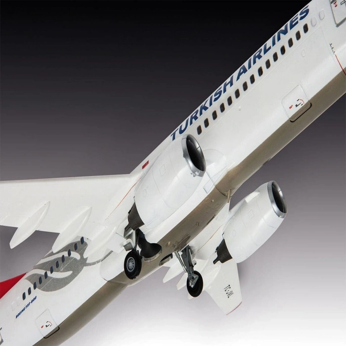 63772 Revell - Turkish Airlines Boeing 737-800 1:144 Maket Kiti