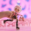 HKTF1000 Hello Kitty Manga Bebek - Golden Diva Roller