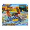 JFR08 Hot Wheels Monster Trucks Dönen Corkscrew Shark Çarpışması