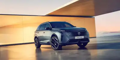 Peugeotun yeni E-5008 SUVsi, 2024 Altın Direksiyonda en iyi aile aracı ödülünü aldı.