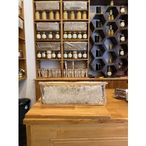 Kars yayla çiçek petek bal 2.500 gr 3100gr arası