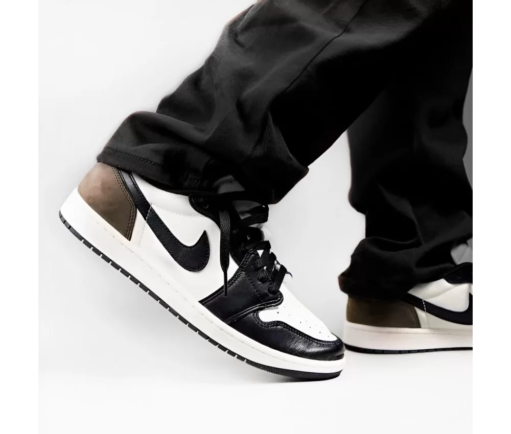 Air Jordan 1 Retro Low OG Mocha