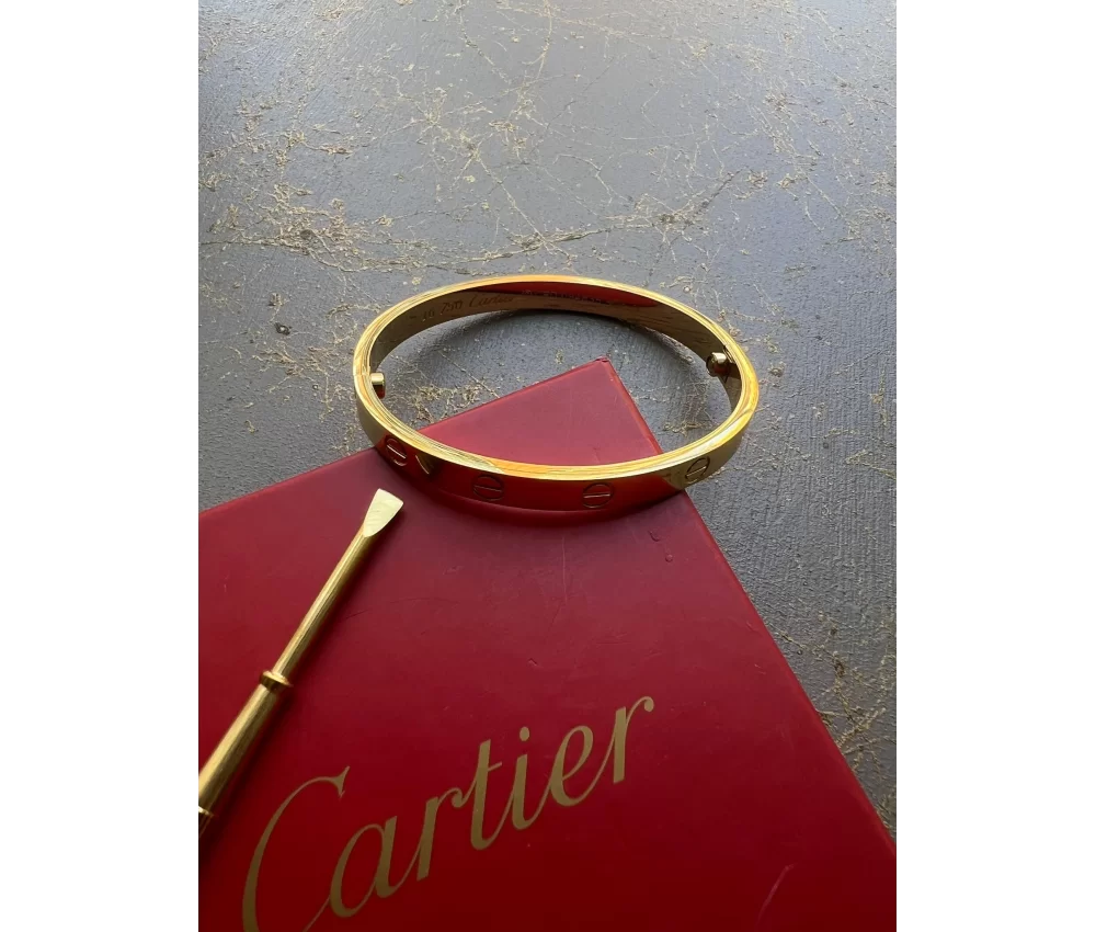 Cartier Kelepçe Vidalı Bileklik Gold