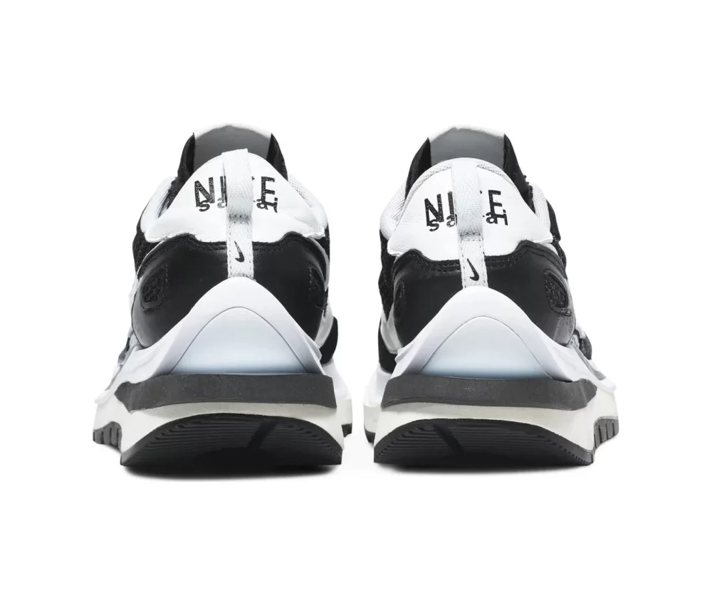 Nike VaporWaffle x Sacai Black White