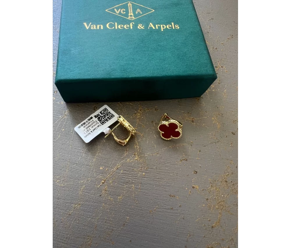 Van Cleef & Arpels Claret Red Gold Küpe