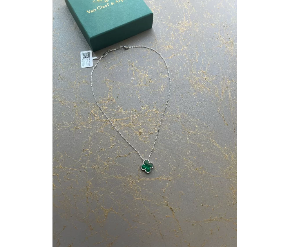 Van Cleef & Arpels Green Silver Kolye