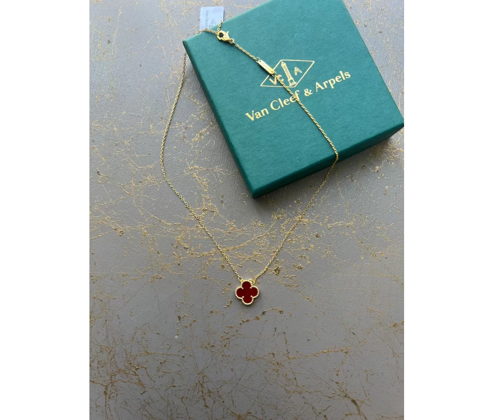 Van Cleef & Arpels Red Gold Kolye