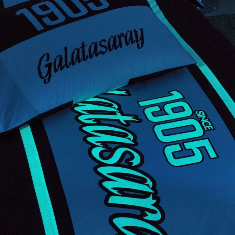 TAÇ LİSANSLI GALATASARAY 1905 GLOW KİŞİLİK NEVRESİM TAKIMI