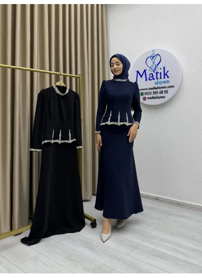 Adriana Taş Detaylı Balık Model Elbise