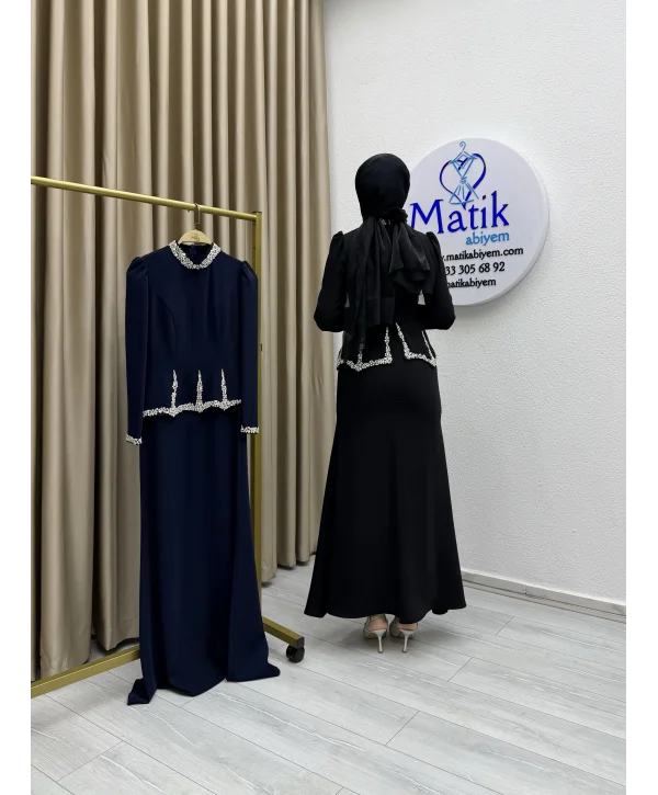 Adriana Taş Detaylı Balık Model Elbise