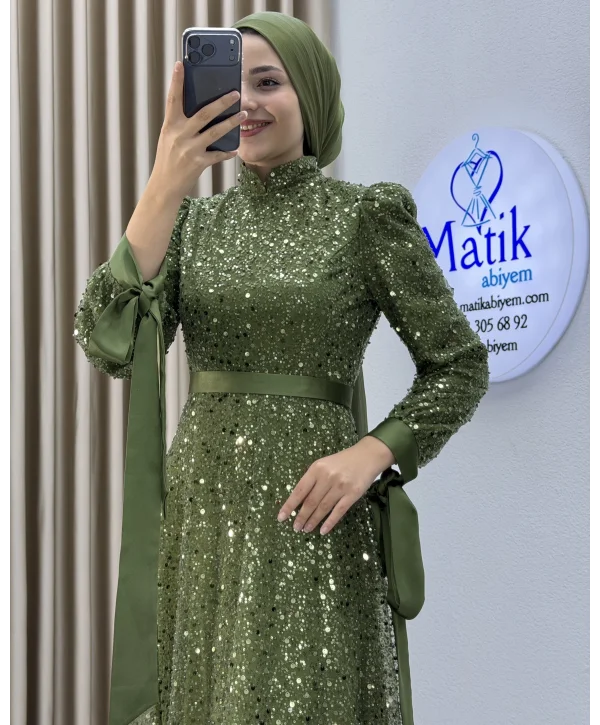 Analı Kızlı Boncuk Payet Elbise