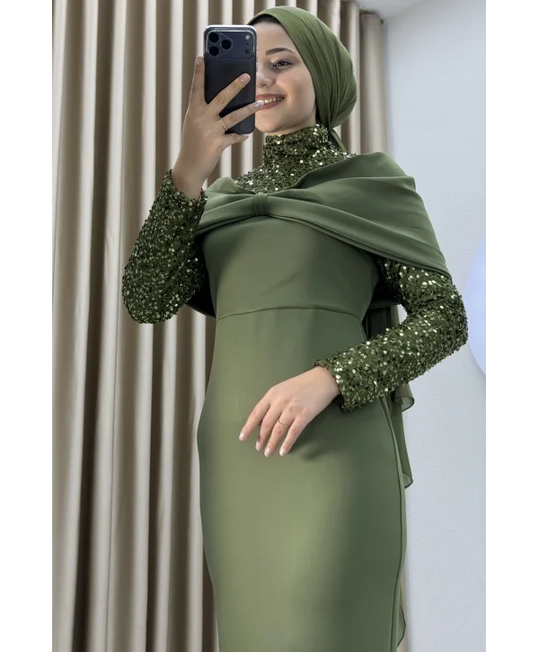 Drapeli Göğüs Detaylı, Payet İşlemeli Uzun Kollu Dik Yaka Kalem Kesim Şık Abiye Elbise