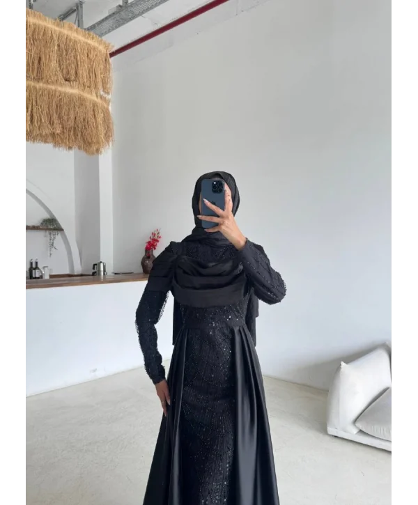 Eliz Abiye