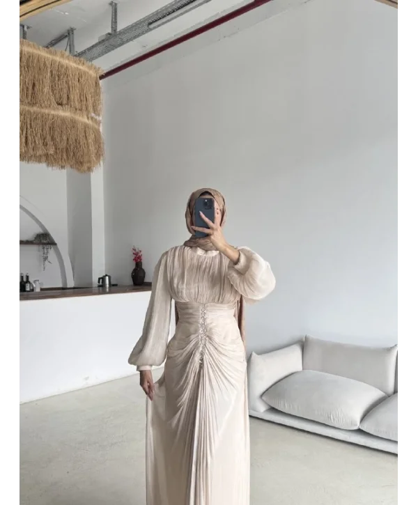 Lara Abiye