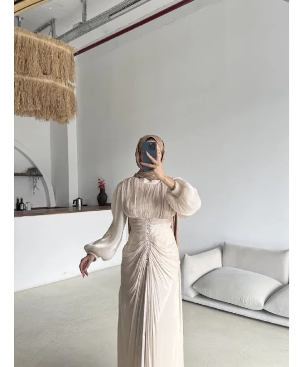 Lara Abiye