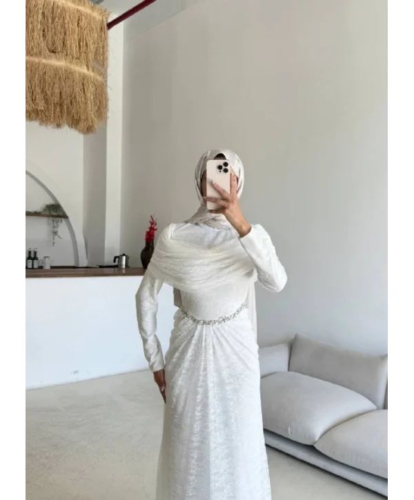 Nilsu Elbise