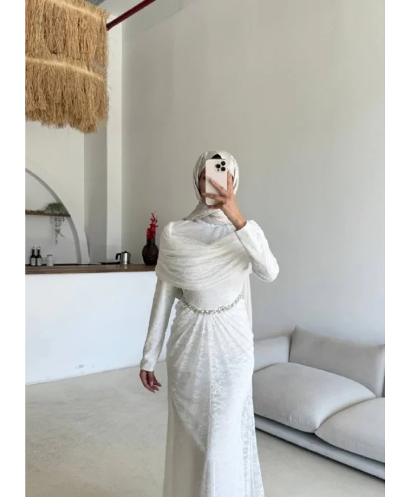 Nilsu Elbise