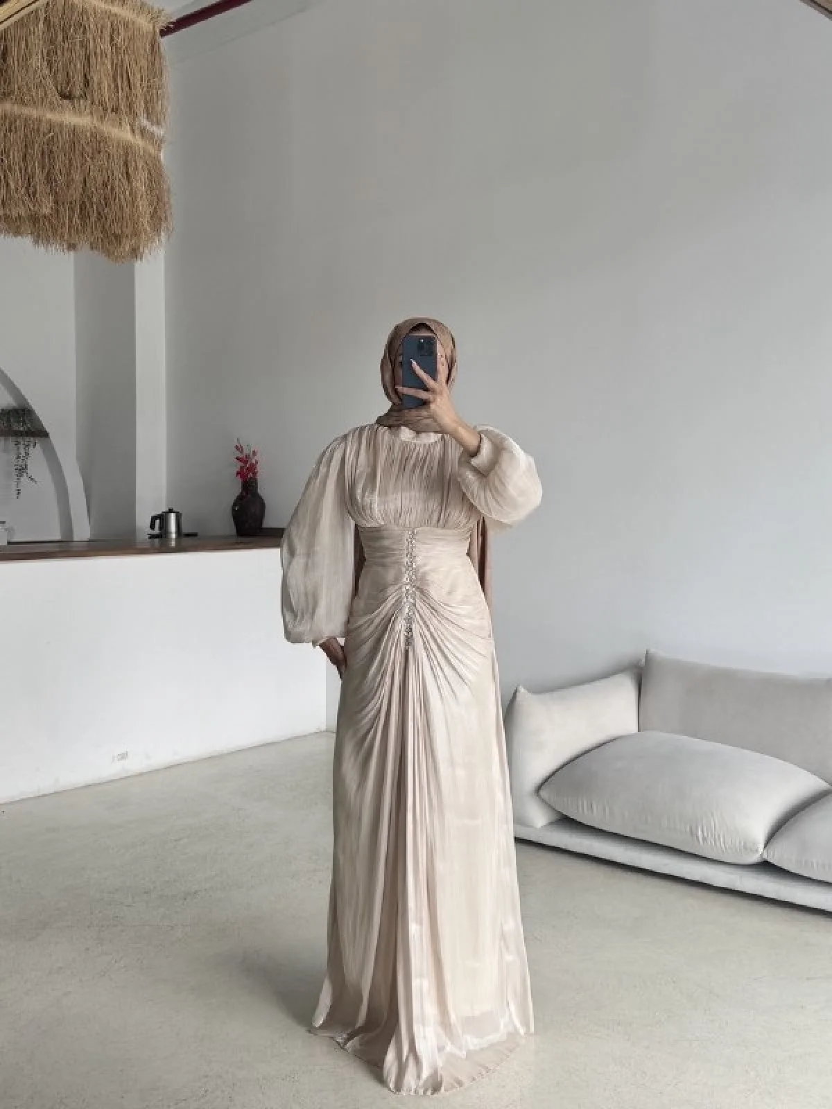 Lara Abiye