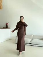 Lal Elbise