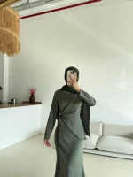 Lal Elbise