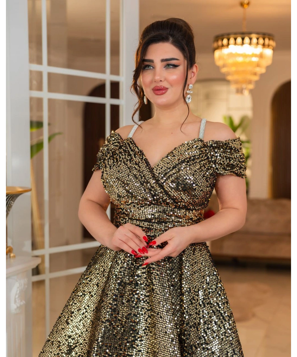 Altın Payetli Omuz Açık Drapeli Abiye Elbise