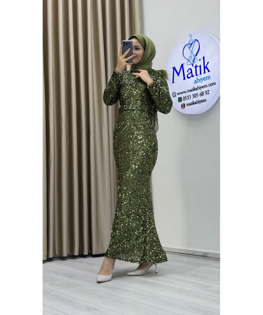 Boru Payet Omuzları Tüy Detaylı Abiye