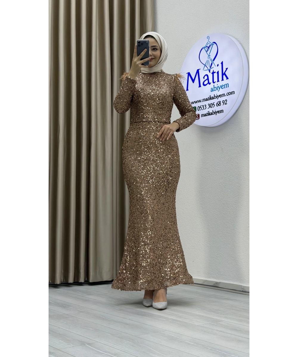 Boru Payet Omuzları Tüy Detaylı Abiye