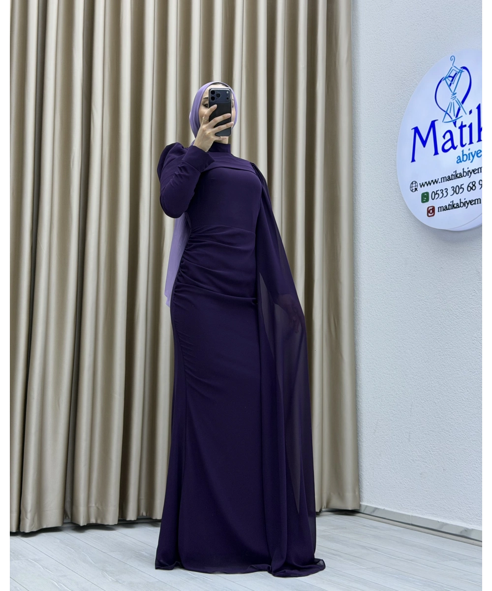 Drapeli Detaylı Dökümlü Uzun Elbise