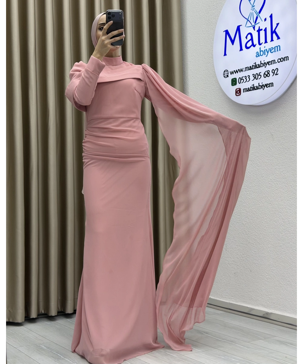 Drapeli Detaylı Dökümlü Uzun Elbise