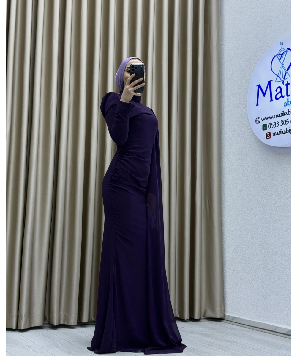 Drapeli Detaylı Dökümlü Uzun Elbise