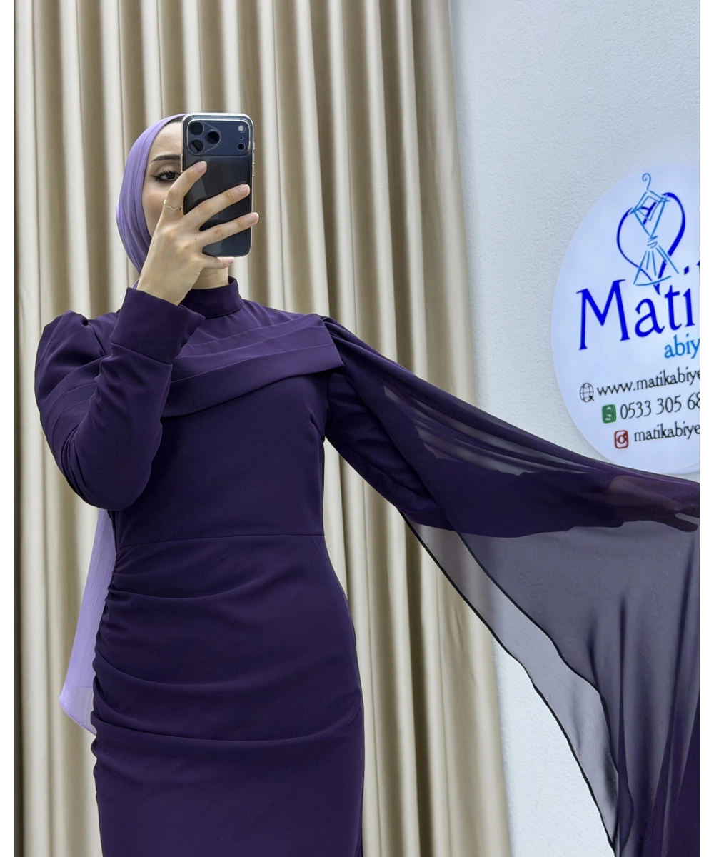 Drapeli Detaylı Dökümlü Uzun Elbise