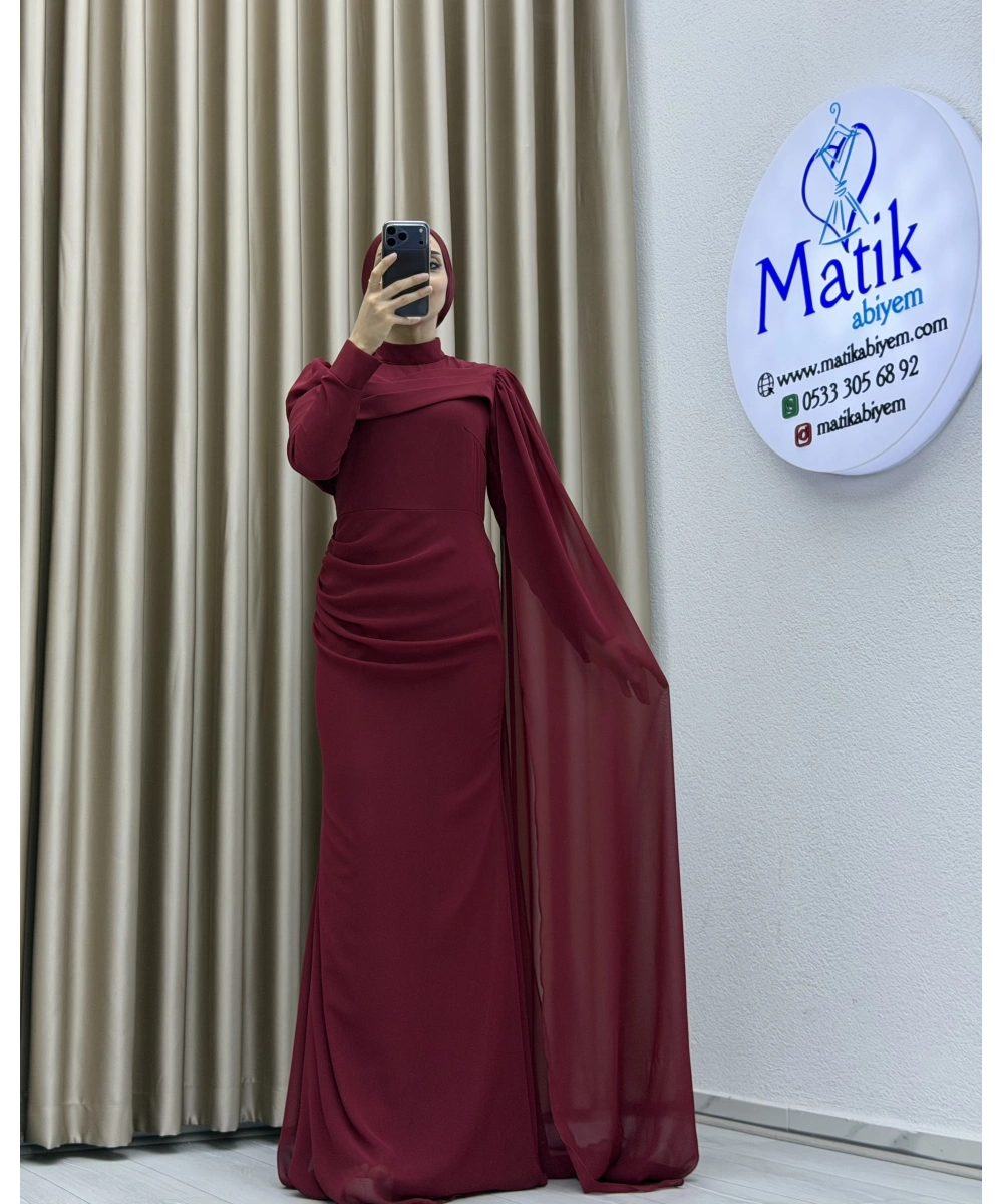 Drapeli Detaylı Dökümlü Uzun Elbise