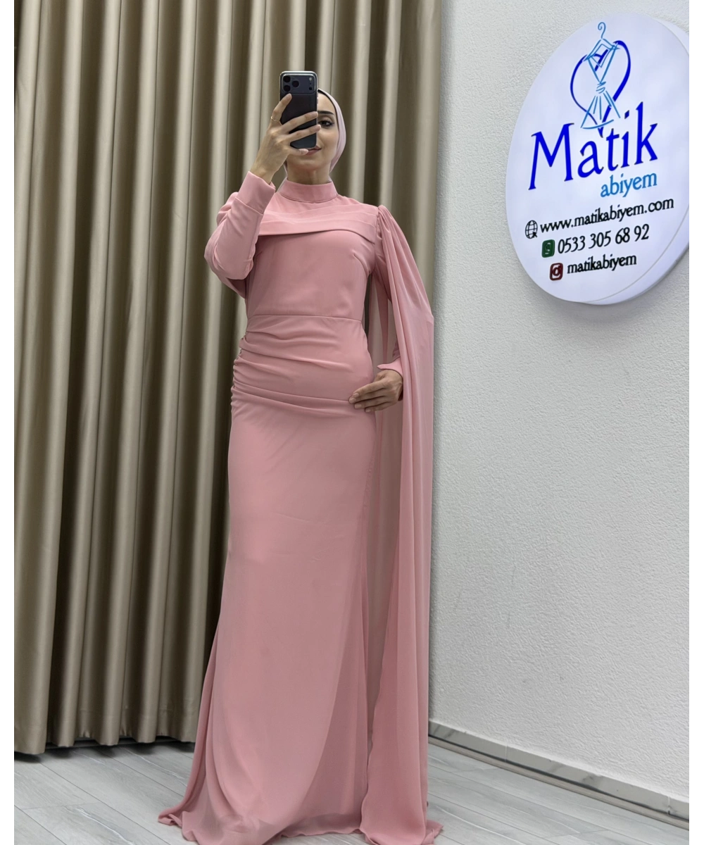 Drapeli Detaylı Dökümlü Uzun Elbise