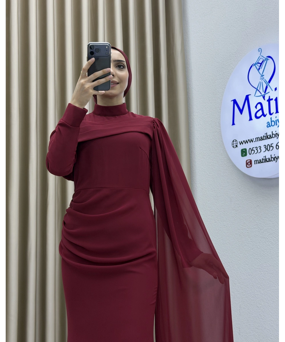 Drapeli Detaylı Dökümlü Uzun Elbise